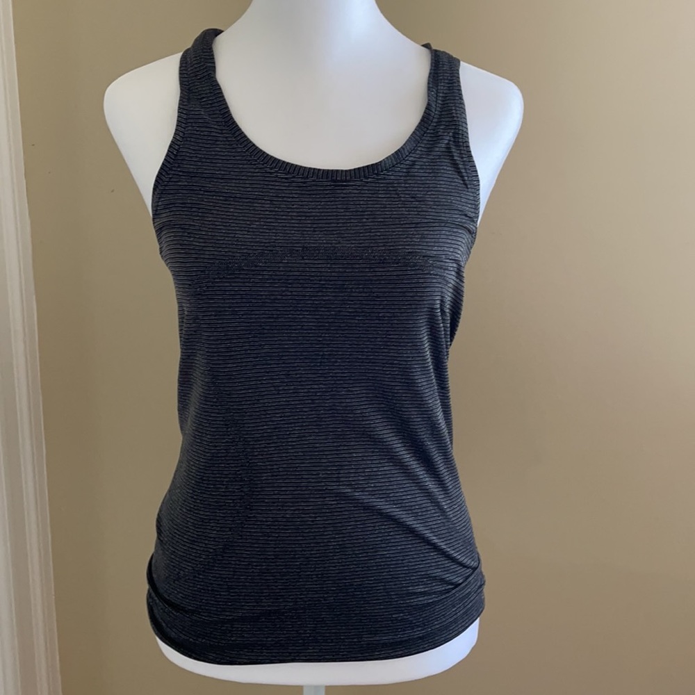 Lululemon Size 6 Swiftly a tech Racerback 2.0